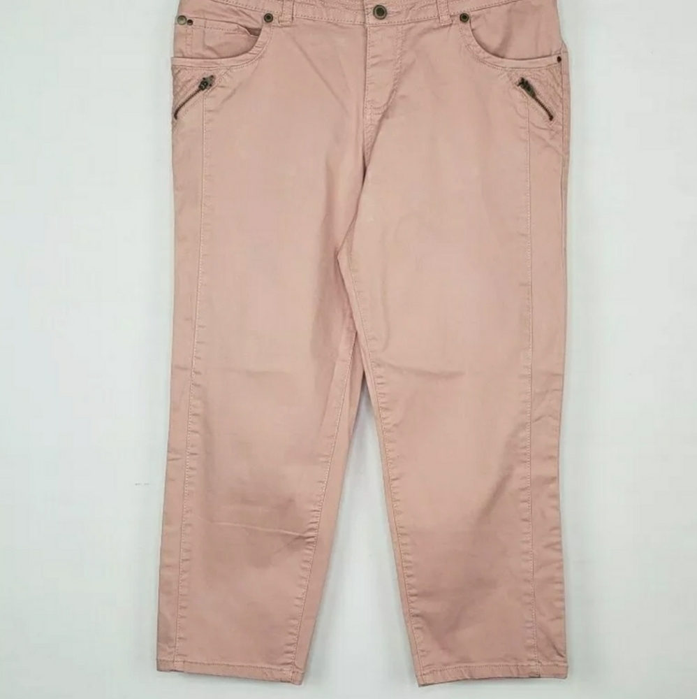 Sonoma Life And Style Women's Pink Modern Fit Capr